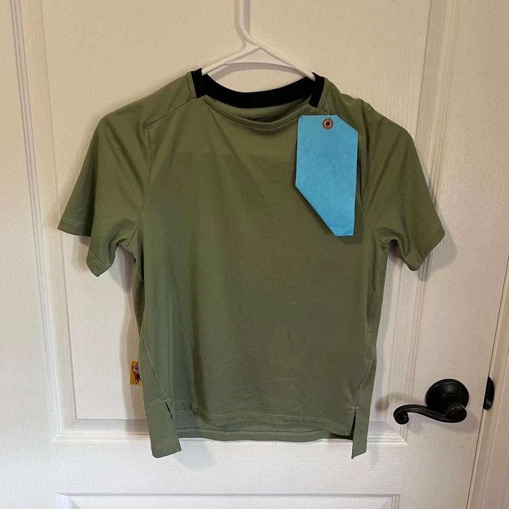 Nike Boys Dri-FIT Multi Tech Short Sleeve Training Top Oil Green FB1292-386 S‎